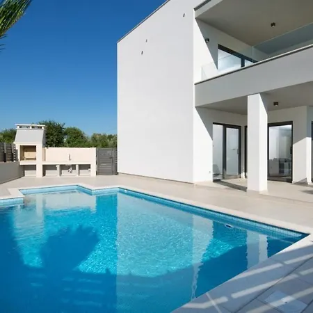 Fasana - Penthouse With Jacuzzi