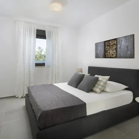 Fasana - Penthouse With Jacuzzi Guest house