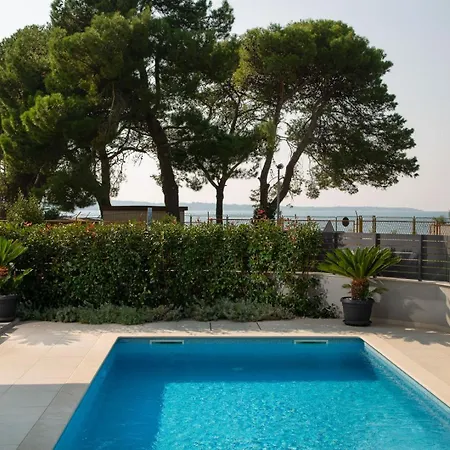 Guest house Fasana - Penthouse With Jacuzzi