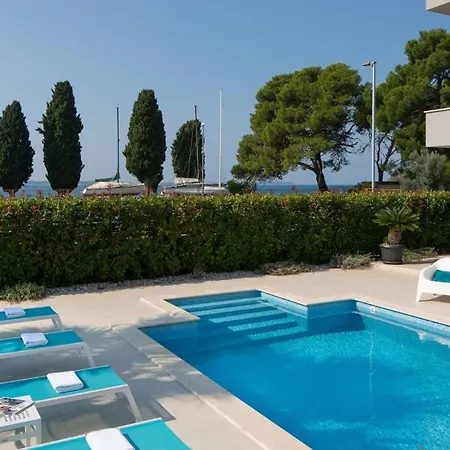 Guest house Fasana - Penthouse With Jacuzzi